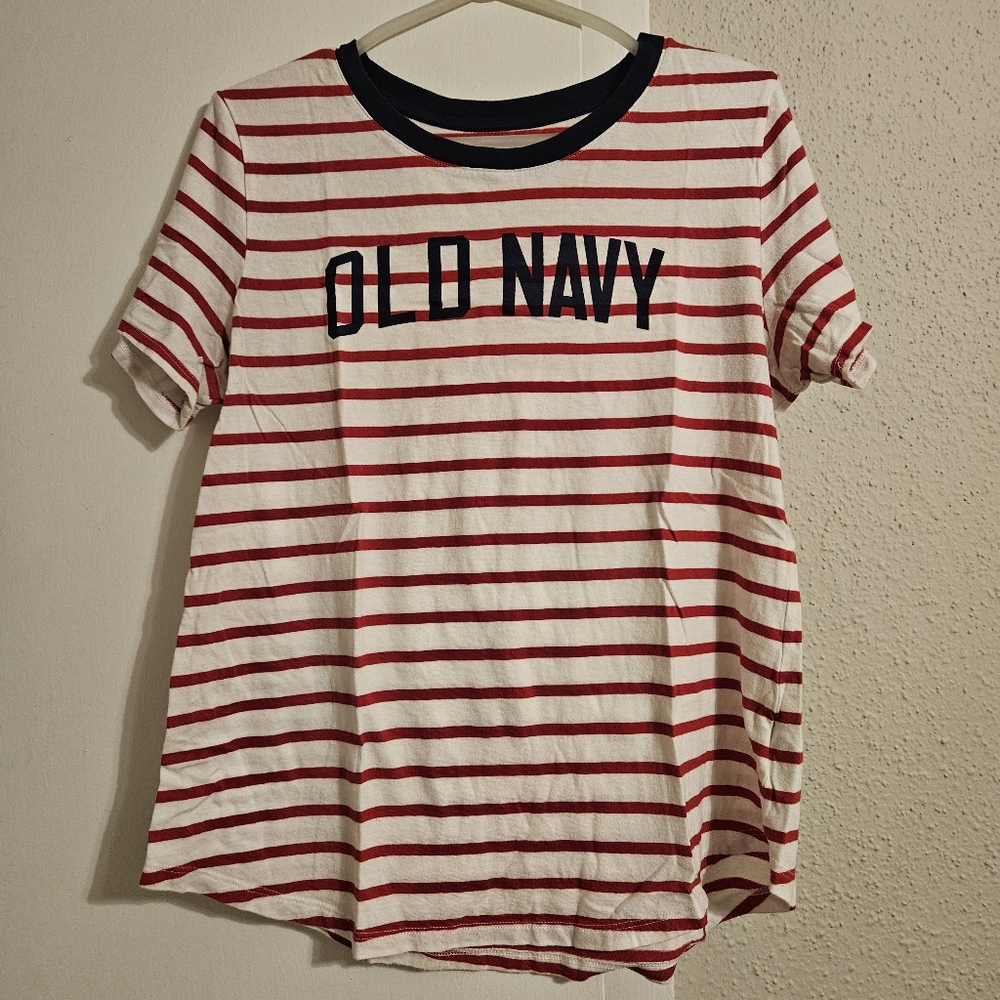 Old Navy Women's Everywhere Red and White Striped Shirt Size Medium